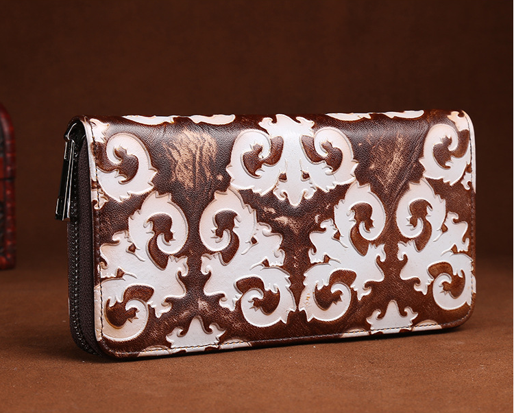 Baroque Elegance: Two-Tone Leather Embossed Wallet